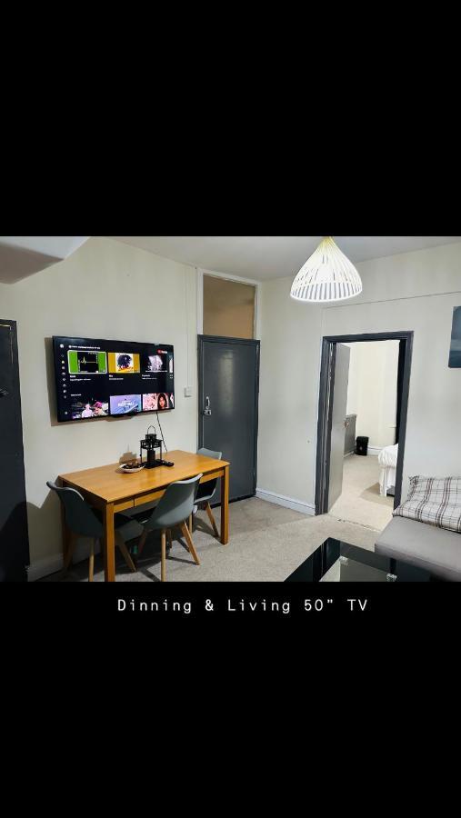 2 Bedroom Double Bed In East London Eksteriør billede